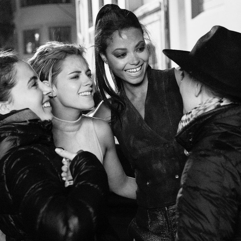 Foto dos bastidores do novo "Charlie's Angels" (Foto: Reprodução) — Foto: Glamour