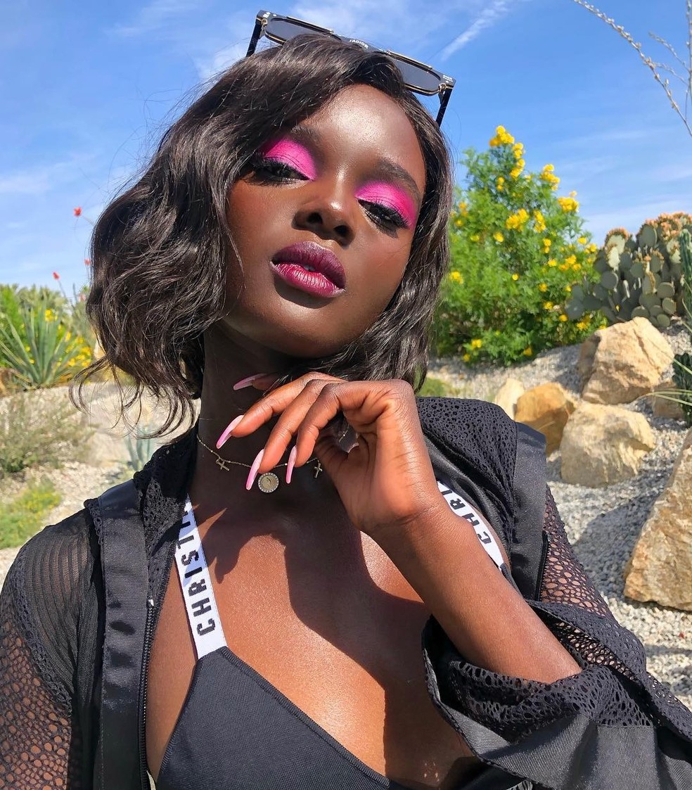 Maquiagem rosa (Foto: Reprodução/ Instagram @paulyblanch) — Foto: Glamour