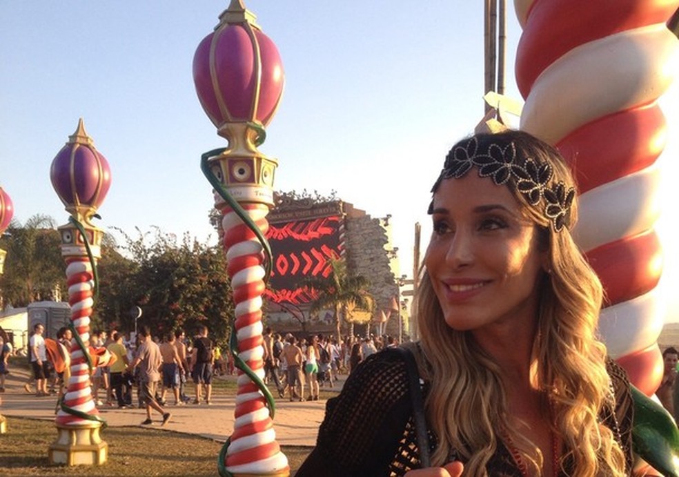 Carol Marra é a 1ª transex escolhida pra estrelar campanha mundial de vodca