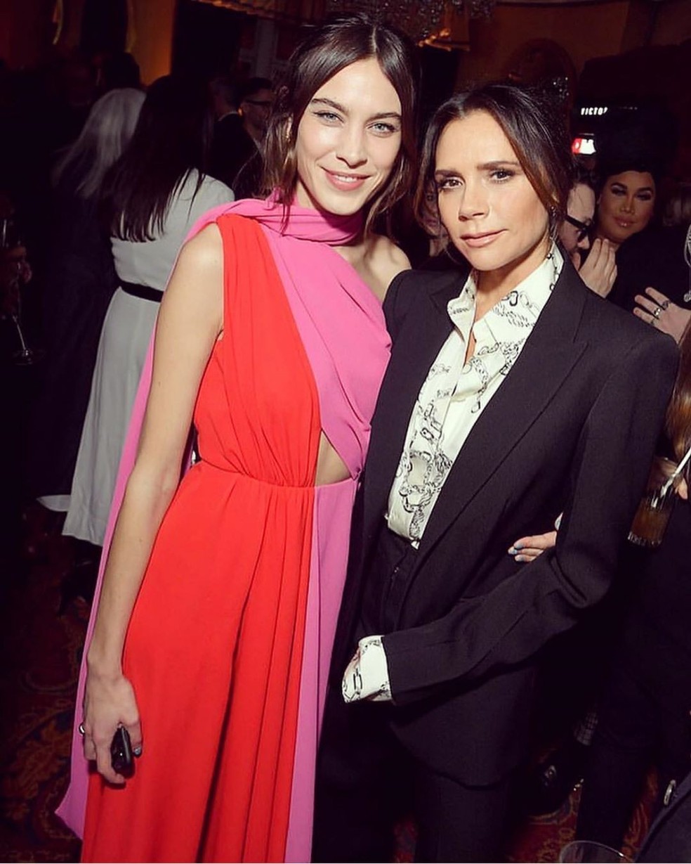 Alexa Chung e Victoria Beckham (Foto: Reprodução Instagram) — Foto: Glamour