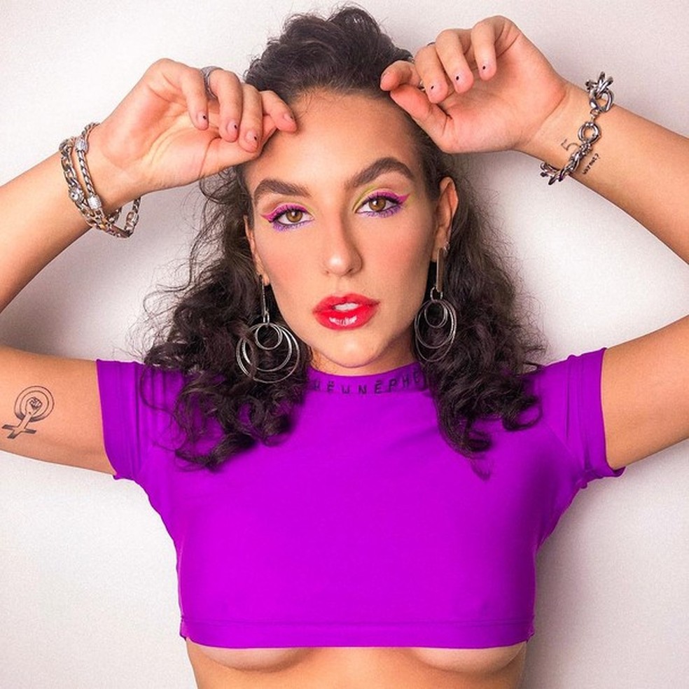 Zac Efron posa na sauna e até Kéfera se derrete 'Amado?'