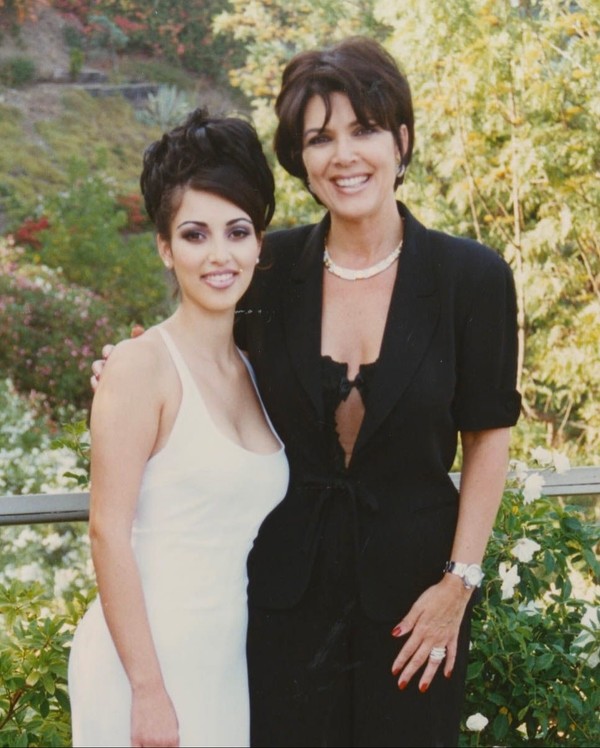 Kris Jenner resgata fotos antigas e celebra aniversário de Kim ...