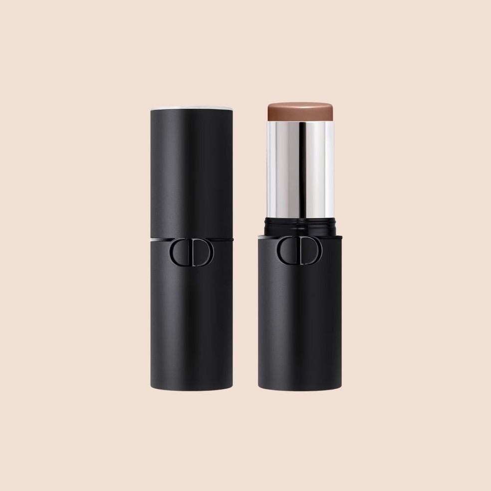 Sou editora de beleza e esses são os produtos que eu compraria para montar um nécessaire do zero — Foto: Divulgação/Glamour