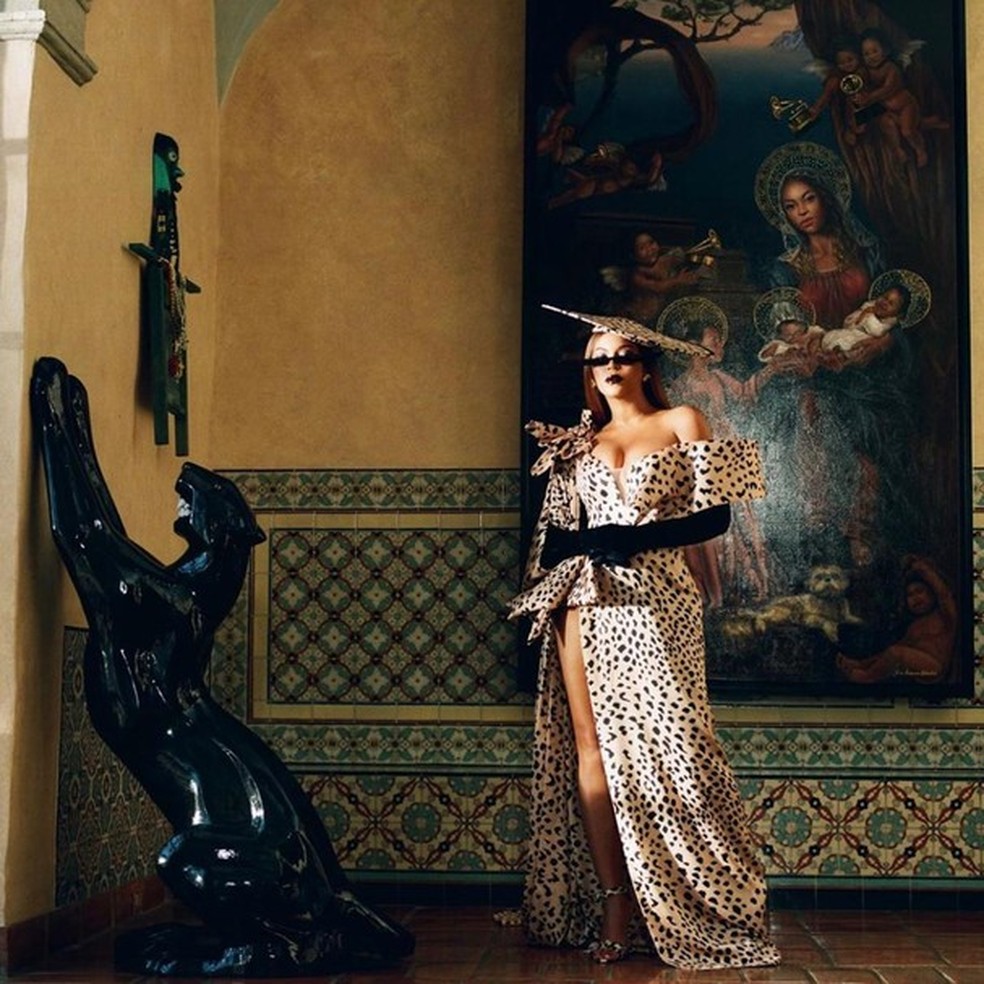 Beyoncé usa sandália Clarita (Foto: Divulgação) — Foto: Glamour