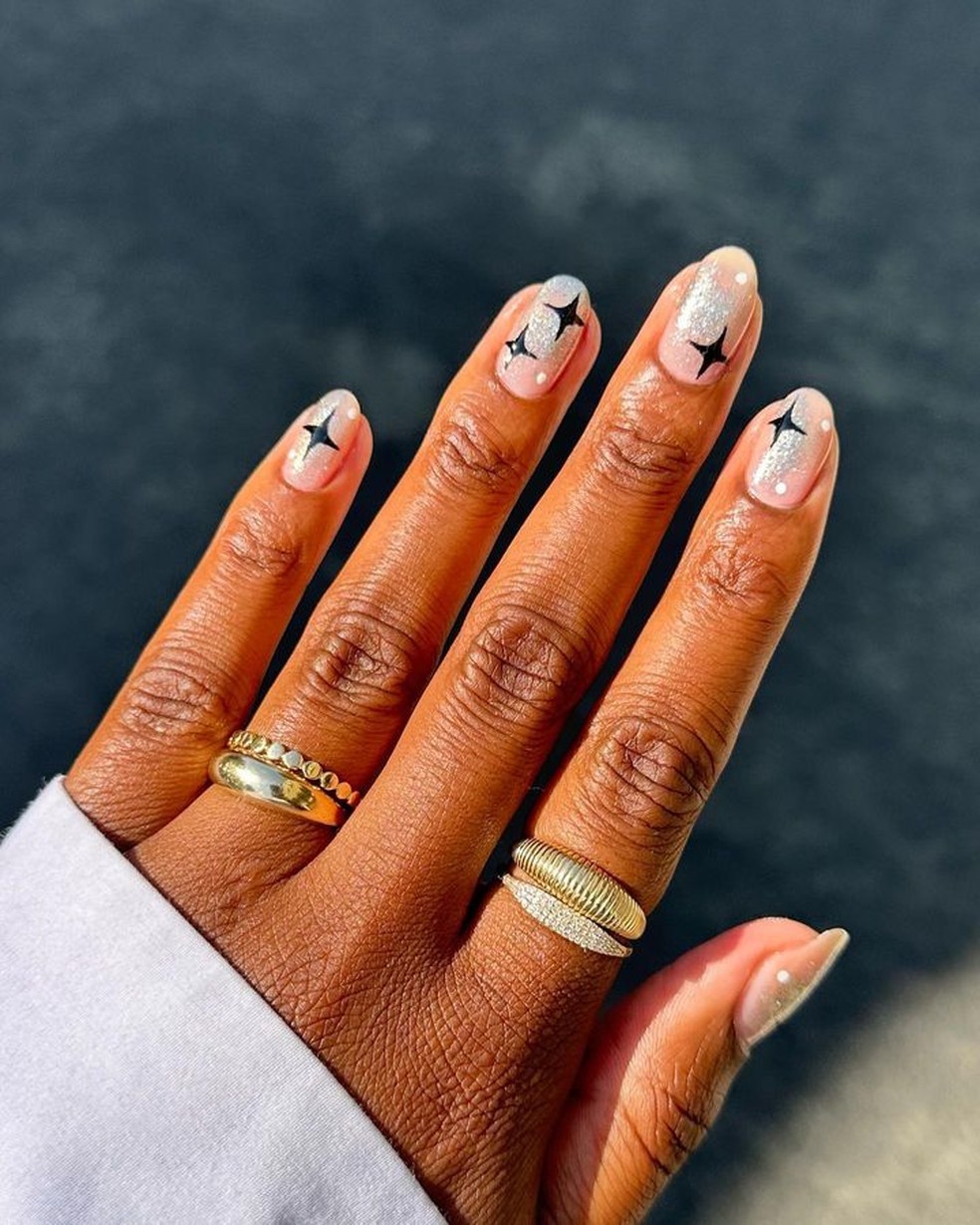 Unhas para o Ano Novo — Foto: Reprodução/ Instagram @lolo.nailedit