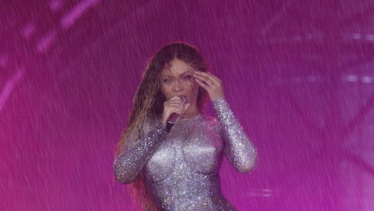 Este é o spray fixador que deixou a maquiagem de Beyoncé intacta mesmo na chuva