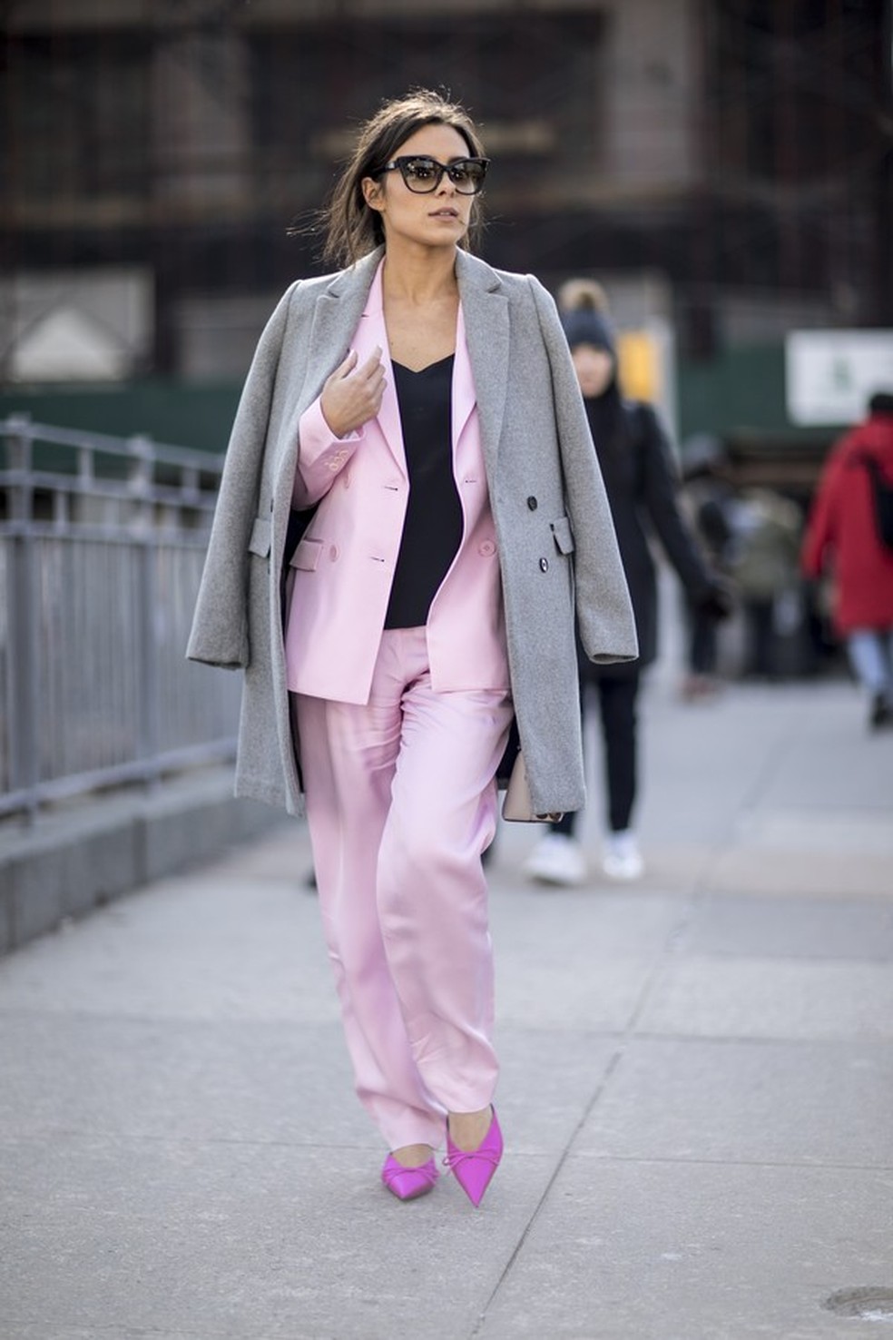 O conceito de look à la Elle Woods foi atualizado com sucesso (Foto: Imaxtree) — Foto: Glamour