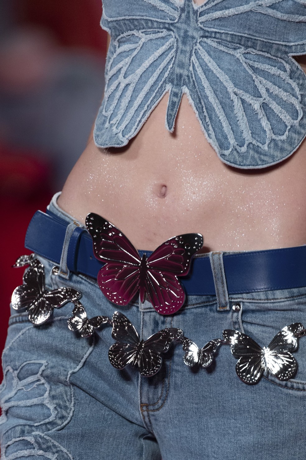 Detalhes do desfile de Verão/Primavera 2022 da Bluemarine, na Milão Fashion Week (Foto: Reprodução/Instagram @bluemarine) — Foto: Glamour