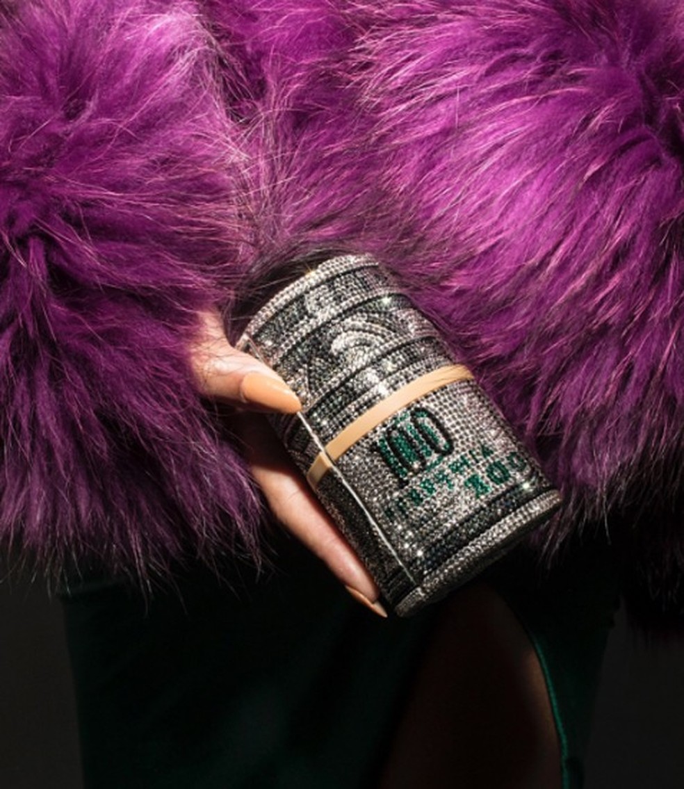 Beyoncé aposta em clutch de Alexander Wang (Foto: Instagram/Reprodução) — Foto: Glamour