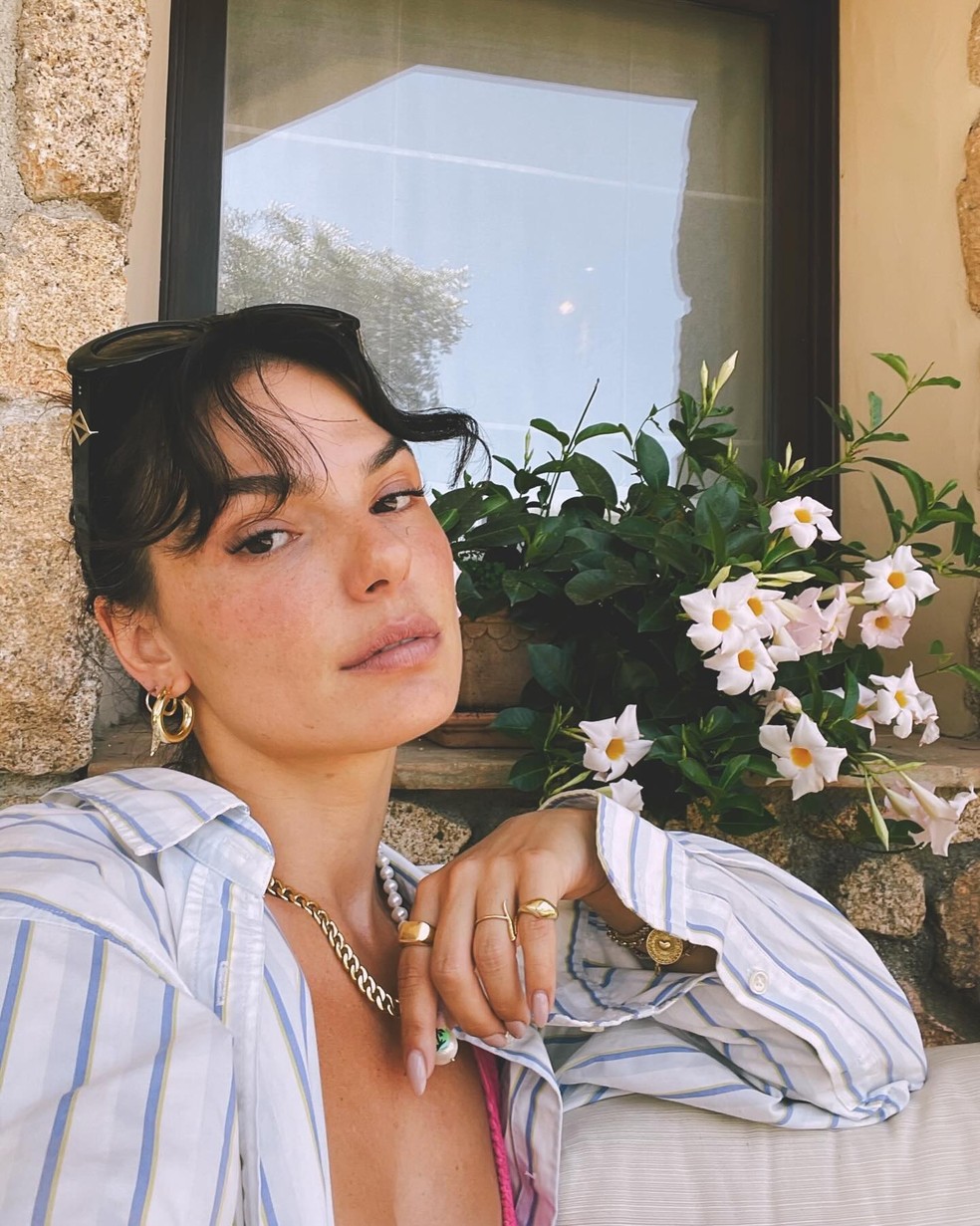 Isis Valverde abre o &aacute;lbum de fotos italiano &mdash; Foto: Reprodu&ccedil;&atilde;o/ Instagram @isisvalverde