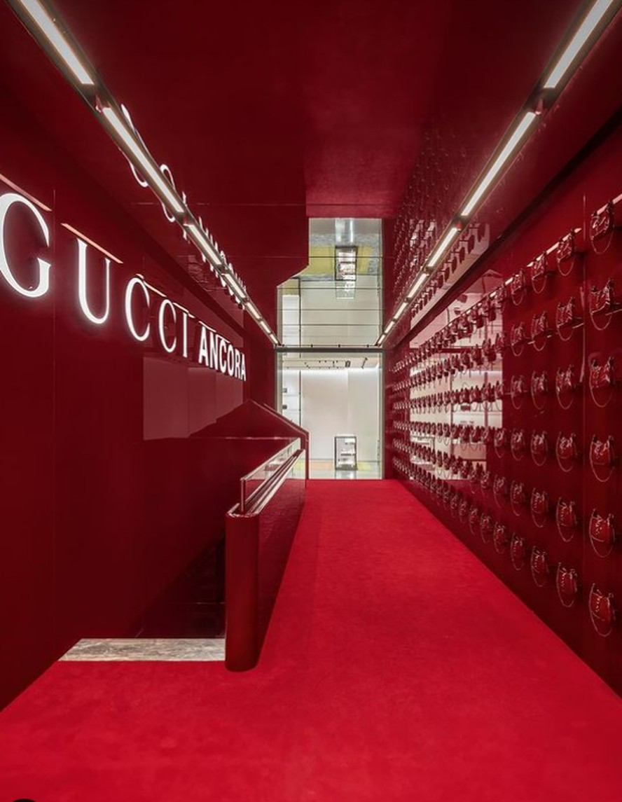 Gucci reinaugura loja icônica de 1951, em Milão
