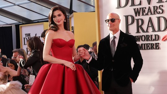Stanley Tucci rebate acusação de Anne Hathaway sobre ser a 'maior diva' no set de 'O Diabo Veste Prada 2'