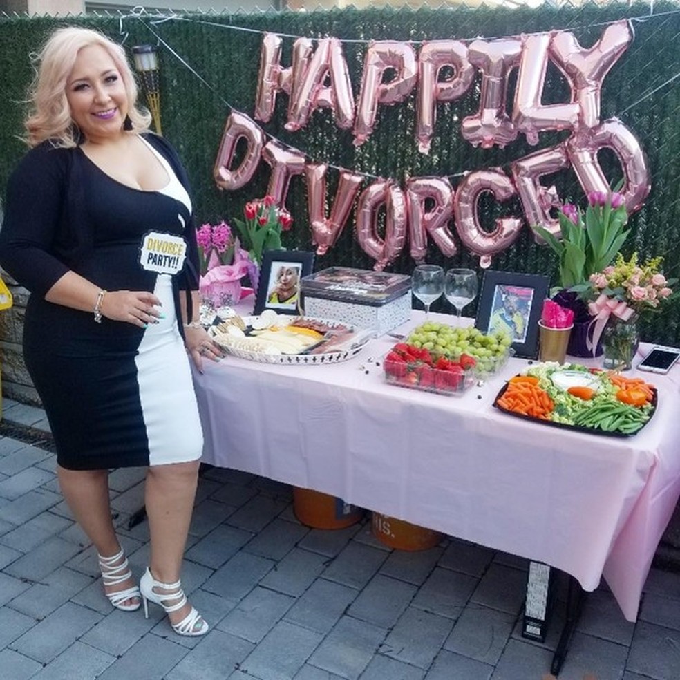 Mulher faz festa de divórcio para celebrar separação, depois de tentar se separar por anos (Foto: Reprodução/Instagram) — Foto: Glamour