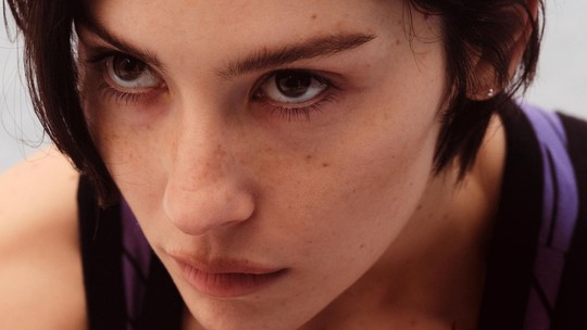 Gracie Abrams anuncia terceiro disco, intitulado 'Daughter from Hell'
