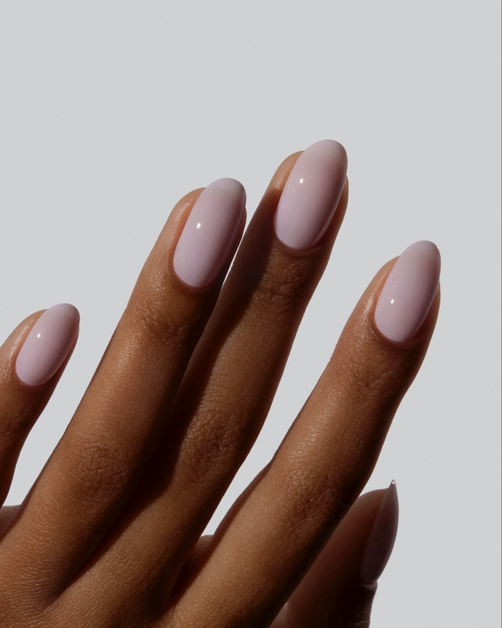 As maiores tendências de unhas e esmaltes para a primavera 2024 — Foto: @gelcare.official
