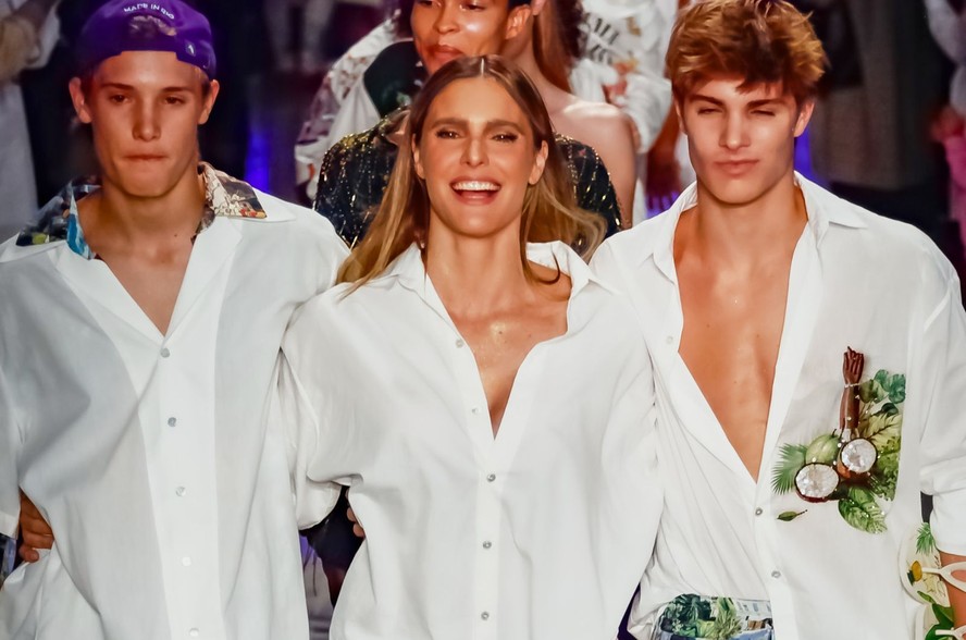 Fernanda Lima com os filhos João e Francisco