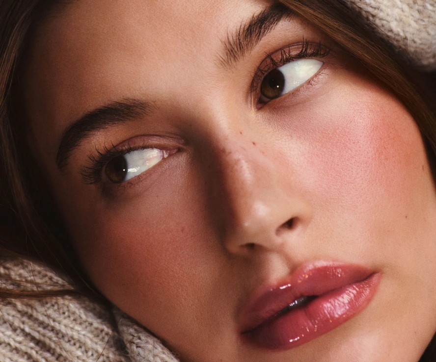 5 blushes cremosos para alcançar o efeito 'beijada pelo sol' sem queimar a pele