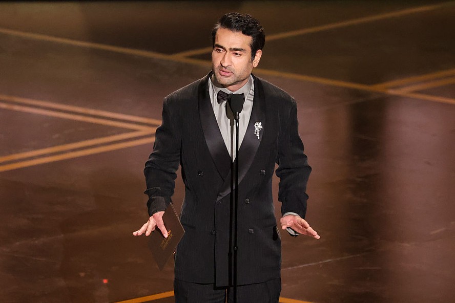 Kumail Nanjiani foi quem anunciou a categoria com empate