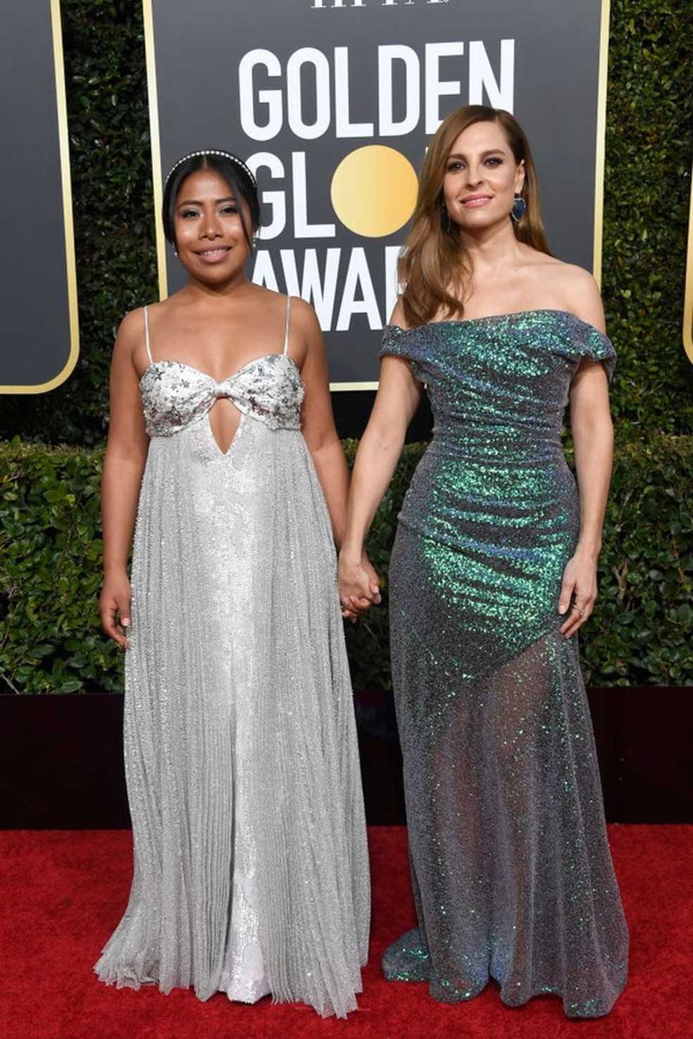 Yalitzia Aparicio e Marina de Tavira no Globo de Ouro 2019 (Foto: Getty Images) — Foto: Glamour
