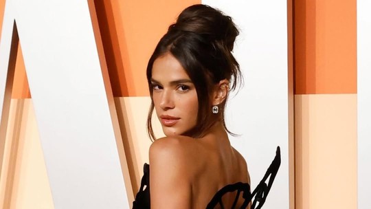 Bruna Marquezine: um mergulho nos seus looks de beleza mais memoráveis