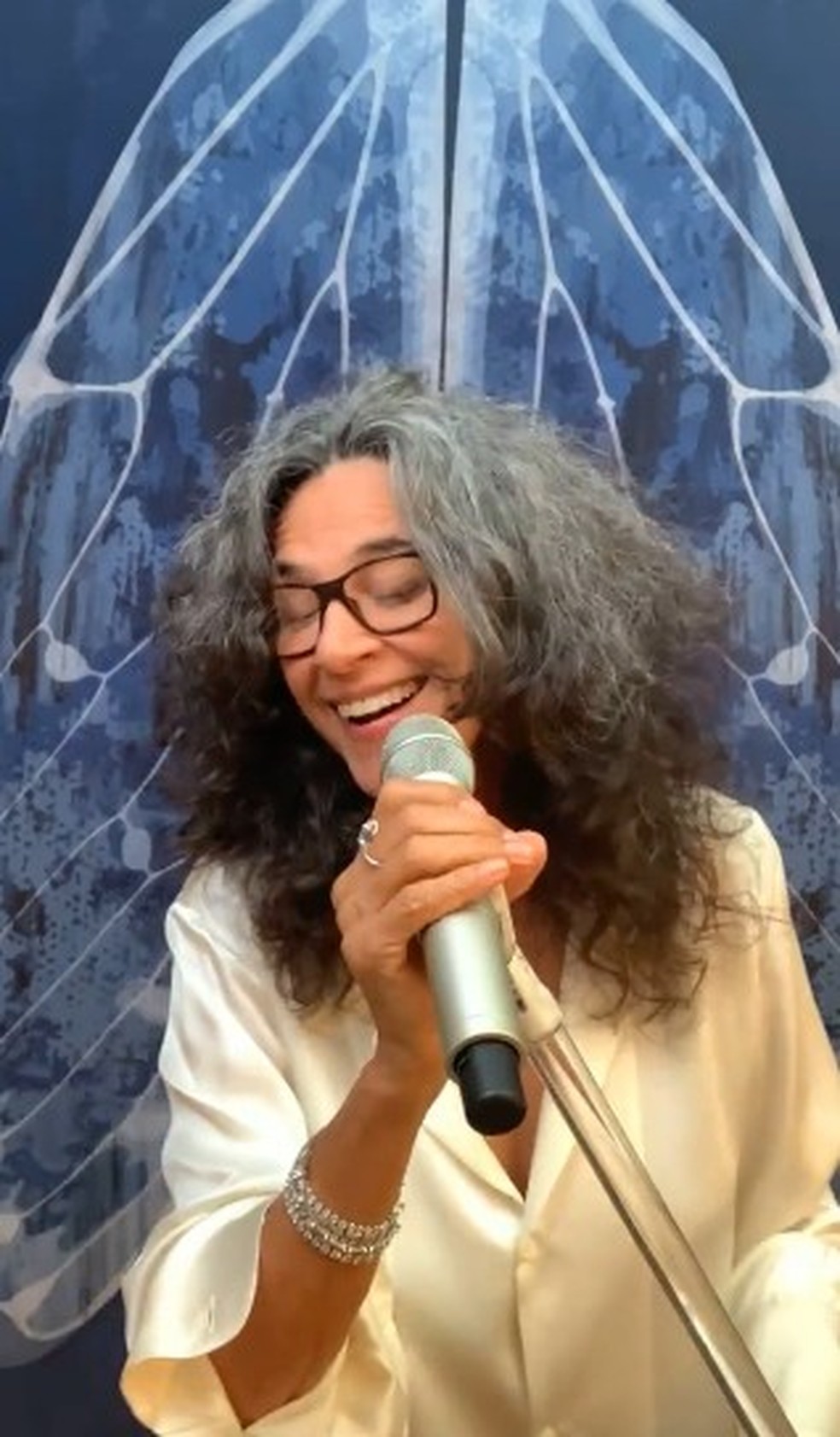 Simone fará live em noite de Natal
