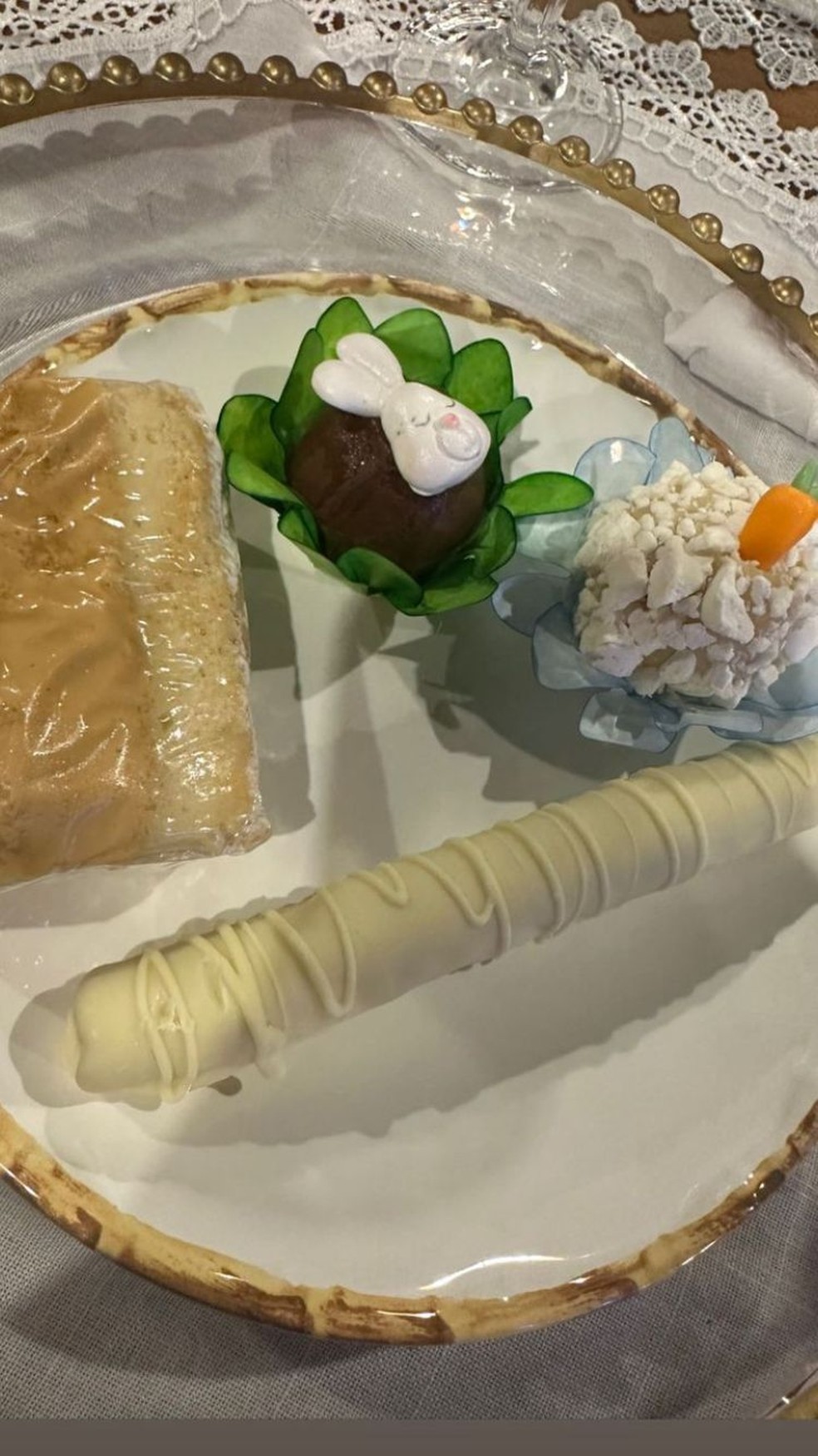 Buffet do almoço de Páscoa oferecido por Rafaella Santos — Foto: reprodução / instagram