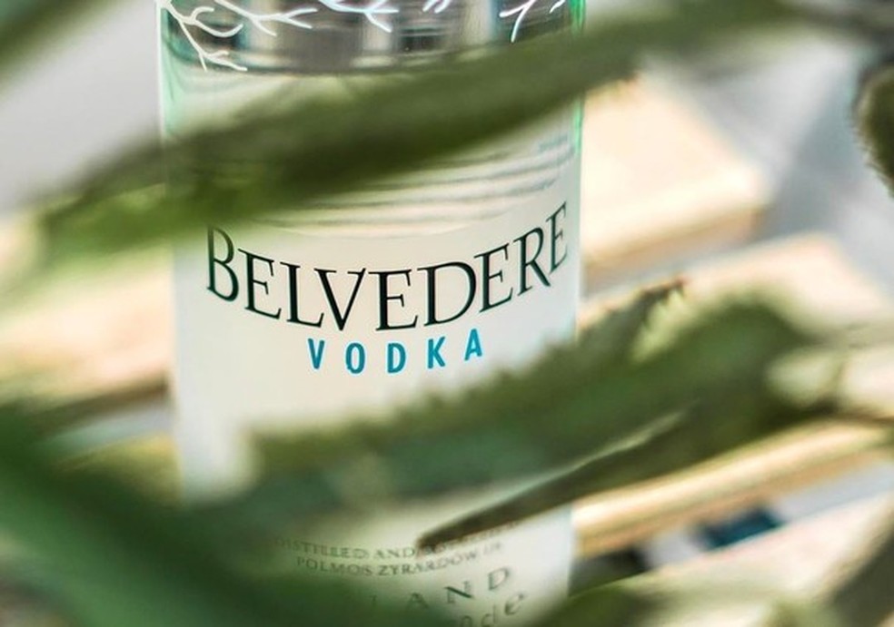 Vodka Belvedere, disponível na Amazon (Foto: Reprodução Instagram/@belvederevodka) — Foto: Glamour