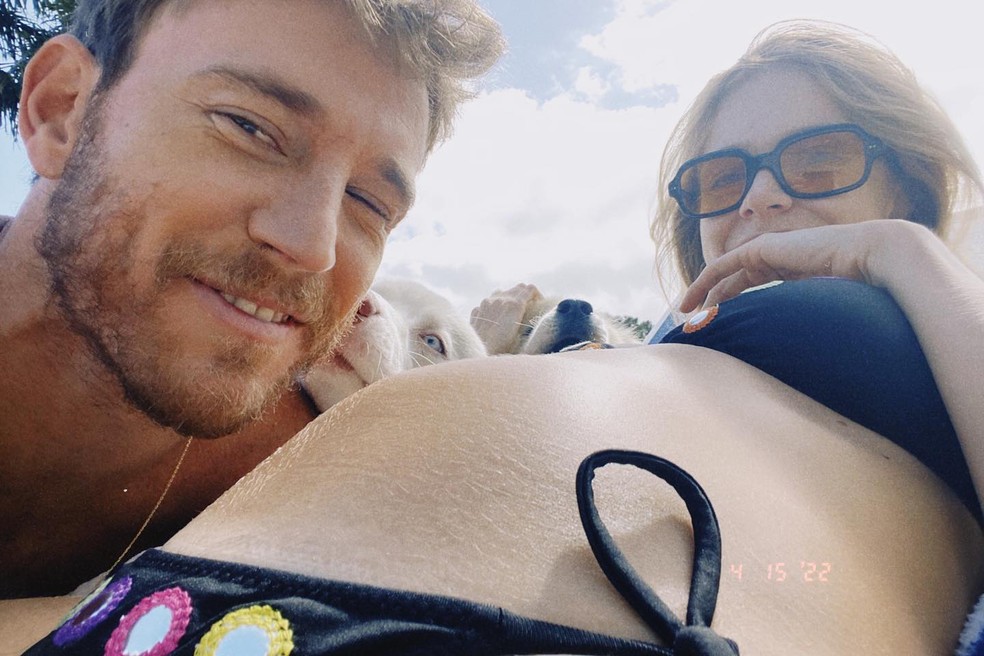 Na reta final da gravidez, Isa Scherer conta como descobriu que estava grávida: “estava enjoada, mas jurava que era frio” — Foto: Reprodução/Instagram
