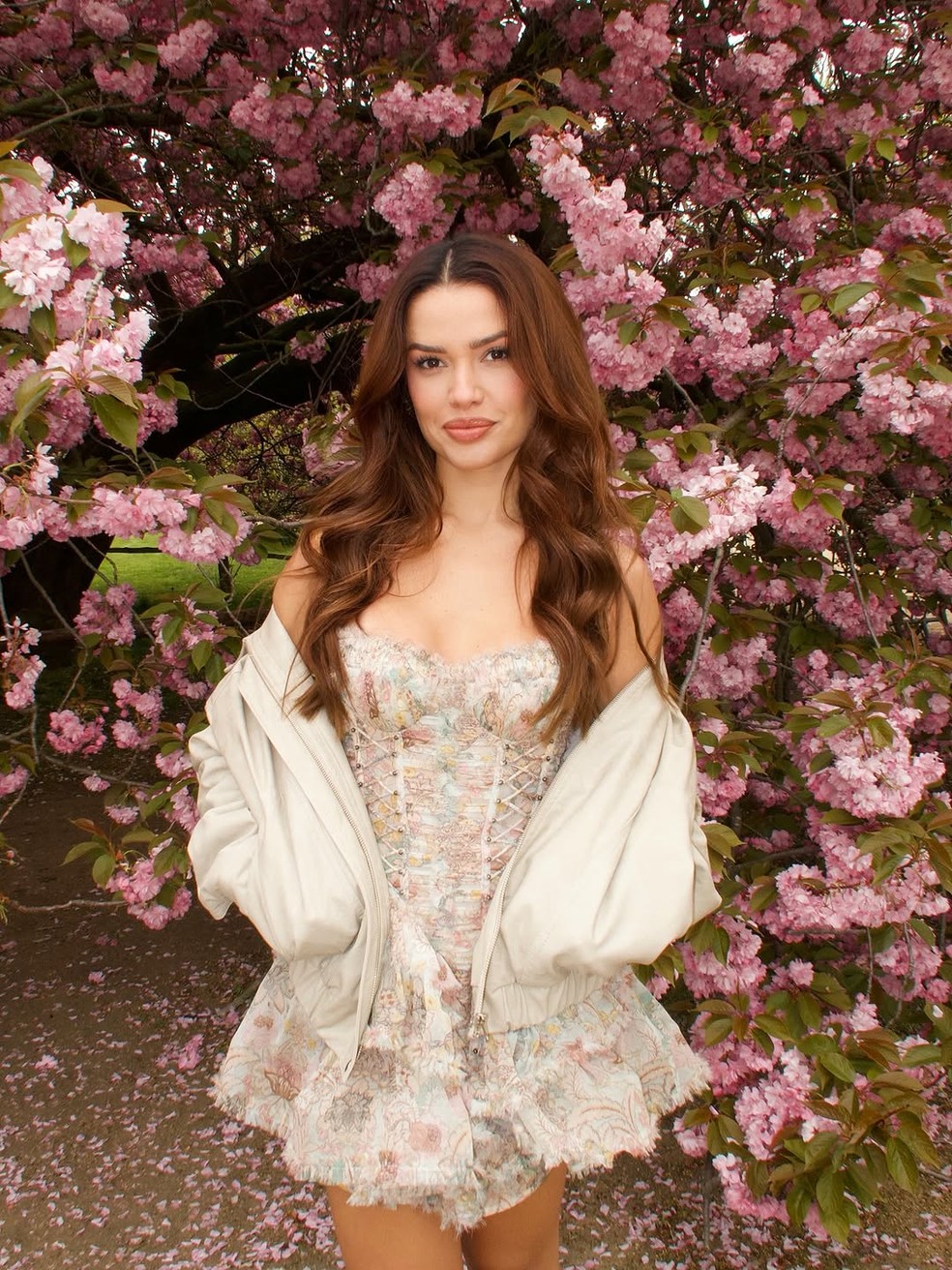 Juliette aposta em ensaio floral — Foto: Reprodução/Instagram