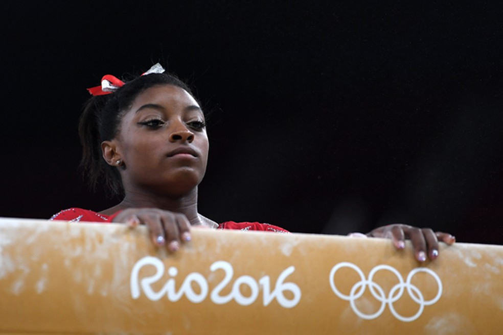 Simone Biles, da equipe de ginástica artística dos EUA (Foto: Laurence Griffiths / Getty Images) — Foto: Glamour