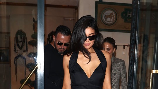 Kylie Jenner brilhou em um vestido corsetado nada Kylie Jenner 