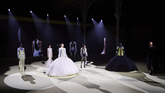 Estas são as 5 peças mais escandalosas da Semana de Moda de Paris