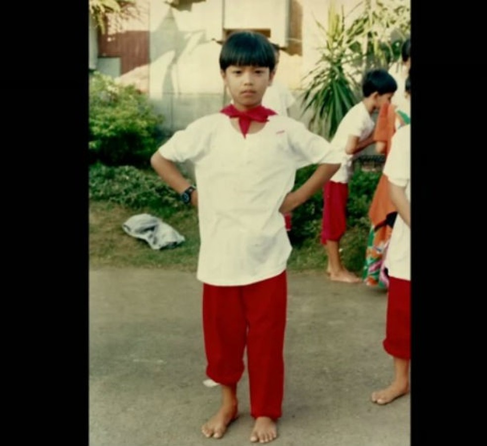 A filipina quando ainda era "menino" (Foto: arquivo pessoal) — Foto: Glamour