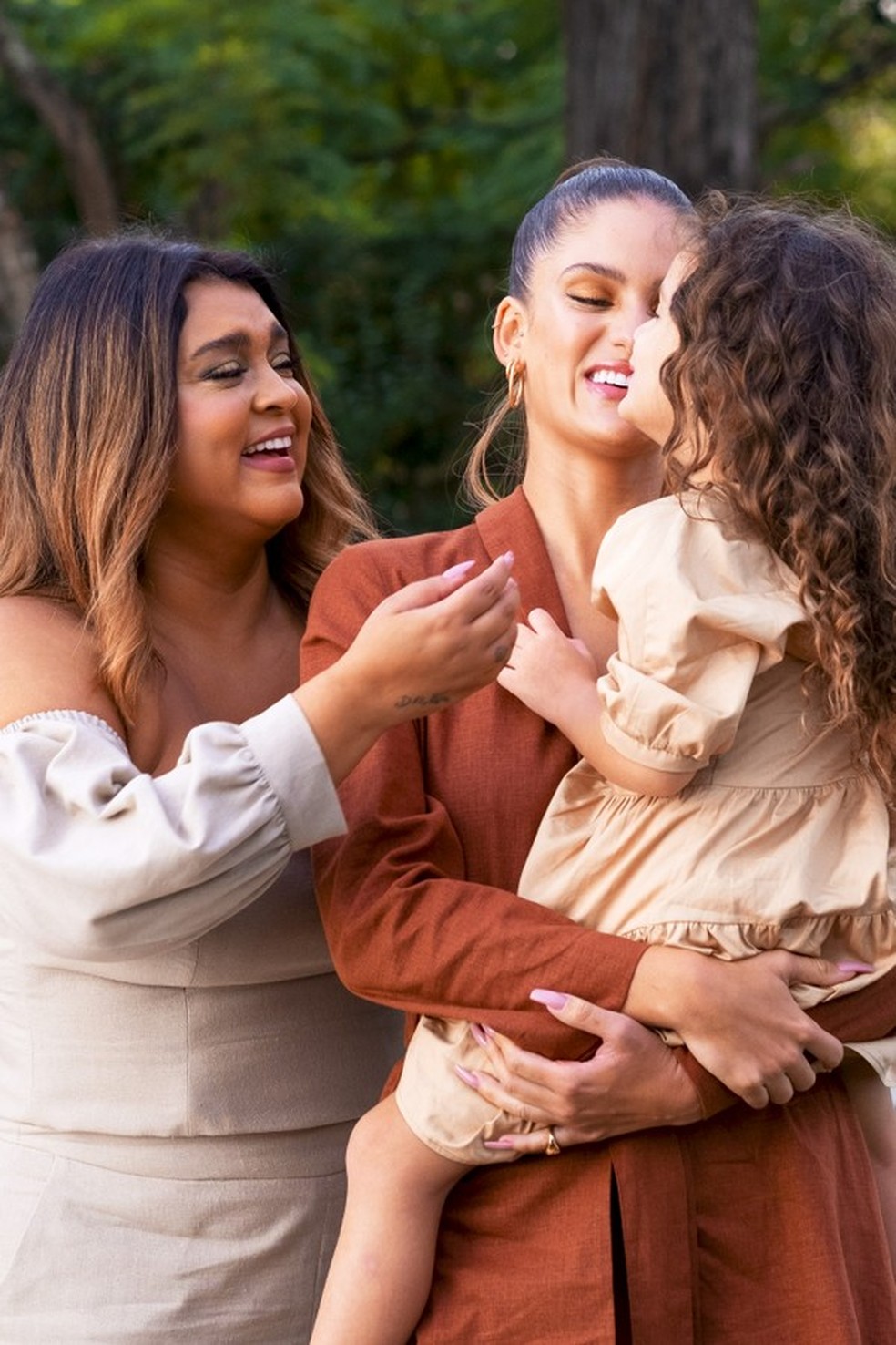 Mulheres da fam lia Gil celebram sororidade e apoio feminino