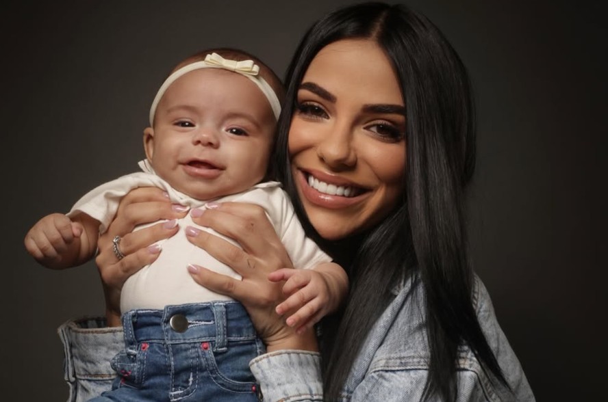 Key Alves posta ensaio de Dia das Mães com a filha e se declara: 'Não me imagino sem você'