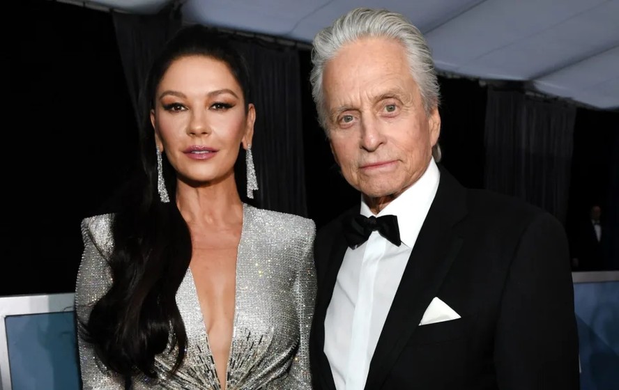 Catherine Zeta-Jones e Michael Douglas querem R$ 114 milhões por apê em Nova  York - Glamurama