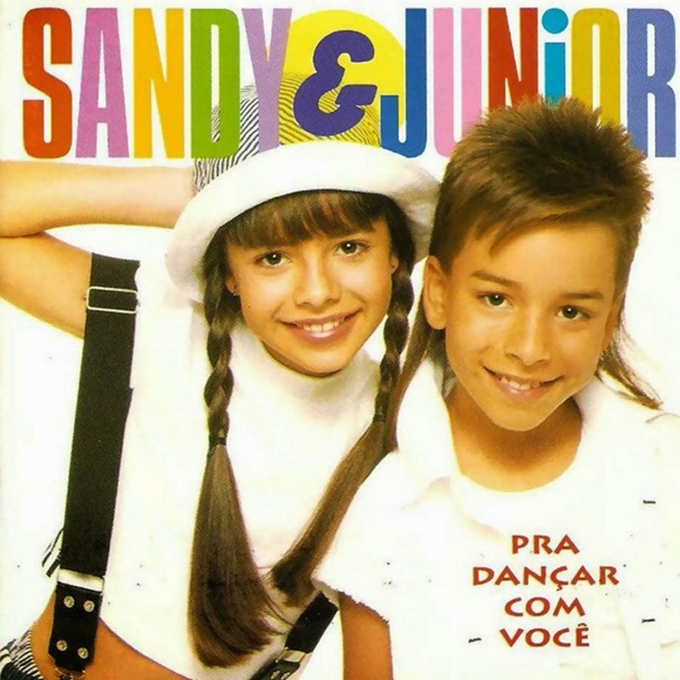 Pra Dançar Com Você, álbum da dupla Sandy & Junior, de 1994 (Foto: Reprodução) — Foto: Glamour