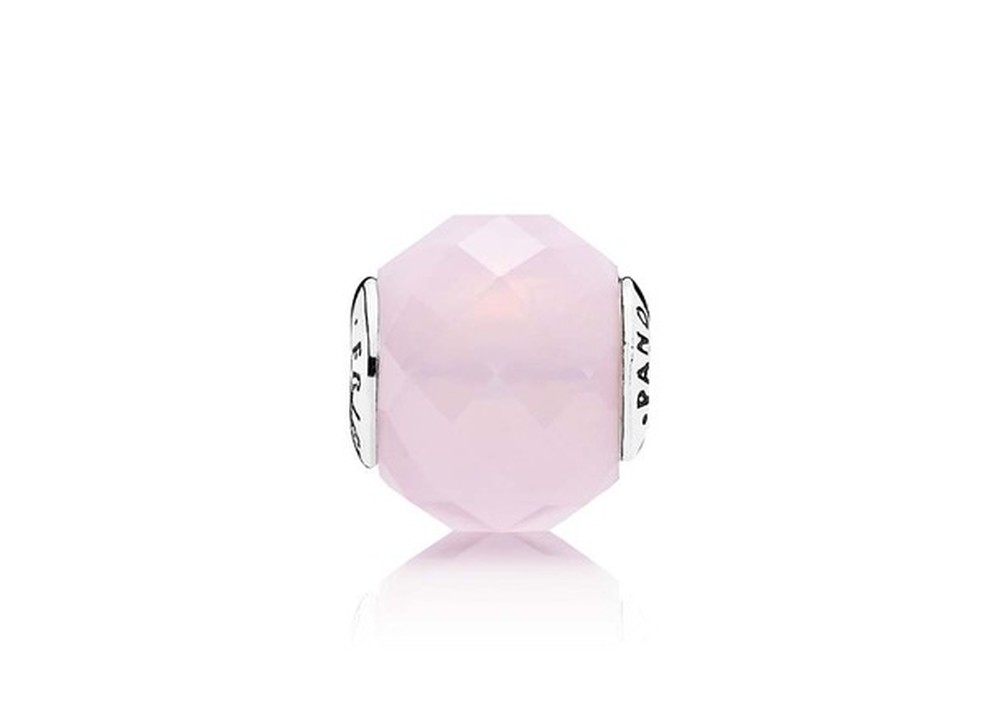 Pandora lança linha de charms coloridos. Desejo!
