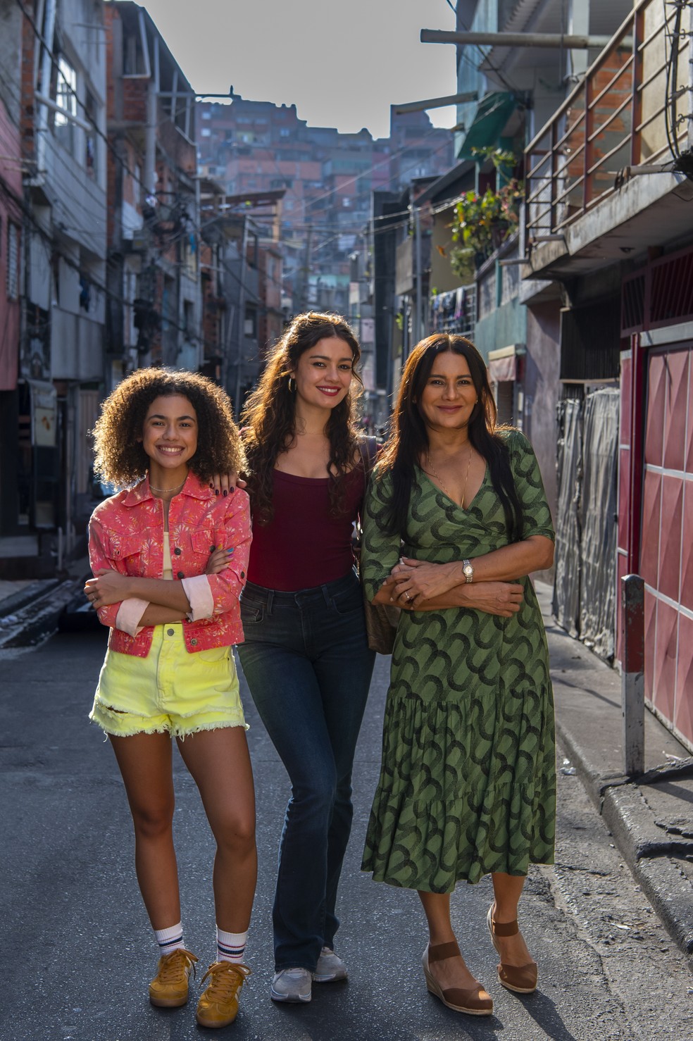 Alana Cabra, Sophie Charlotte e Dira Paes — Foto: Globo/Estevam Avellar