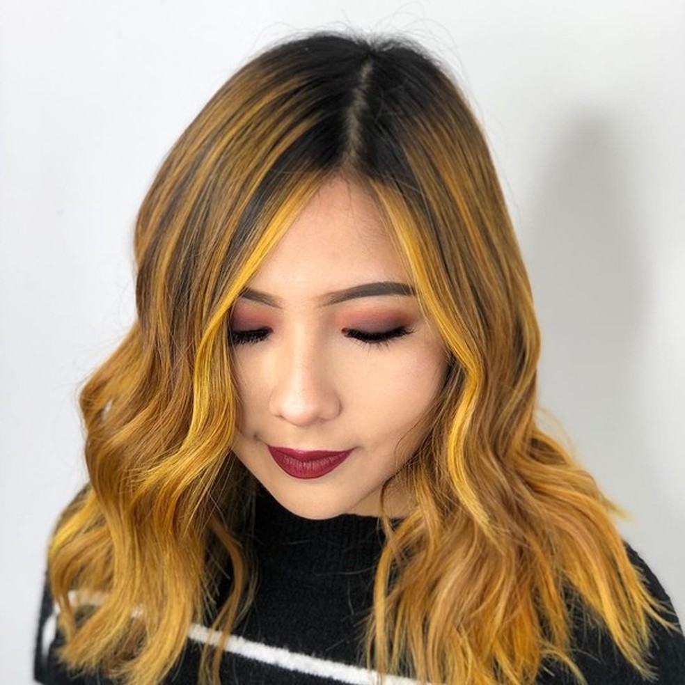 Cabelo amarelo mostarda (Foto: Reprodução Instagram ) — Foto: Glamour