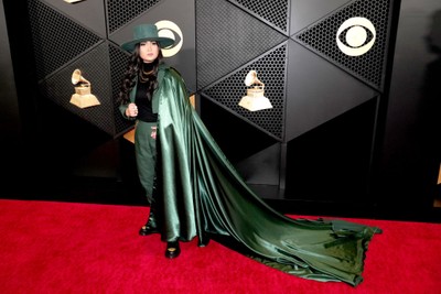 Grammy 2024: estamos apaixonadas pelos sapatos góticos e elegantes de Lana  Del Rey