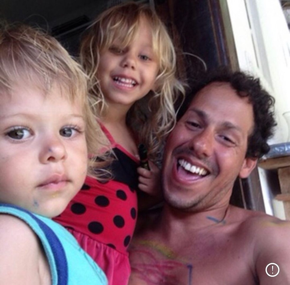 Guga Coelho com os filhos (Foto: Reprodução/Instagram) — Foto: Glamour