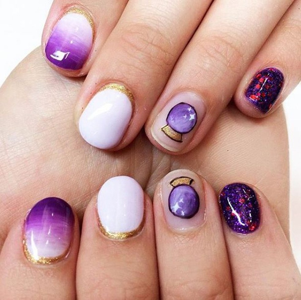 Nail Art inspirada no universo das bruxas (Foto: Reprodução) — Foto: Glamour
