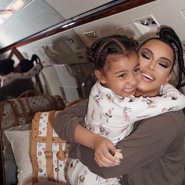 Kim Kardashian e North West (Foto: Instagram/Reprodução) — Foto: Glamour