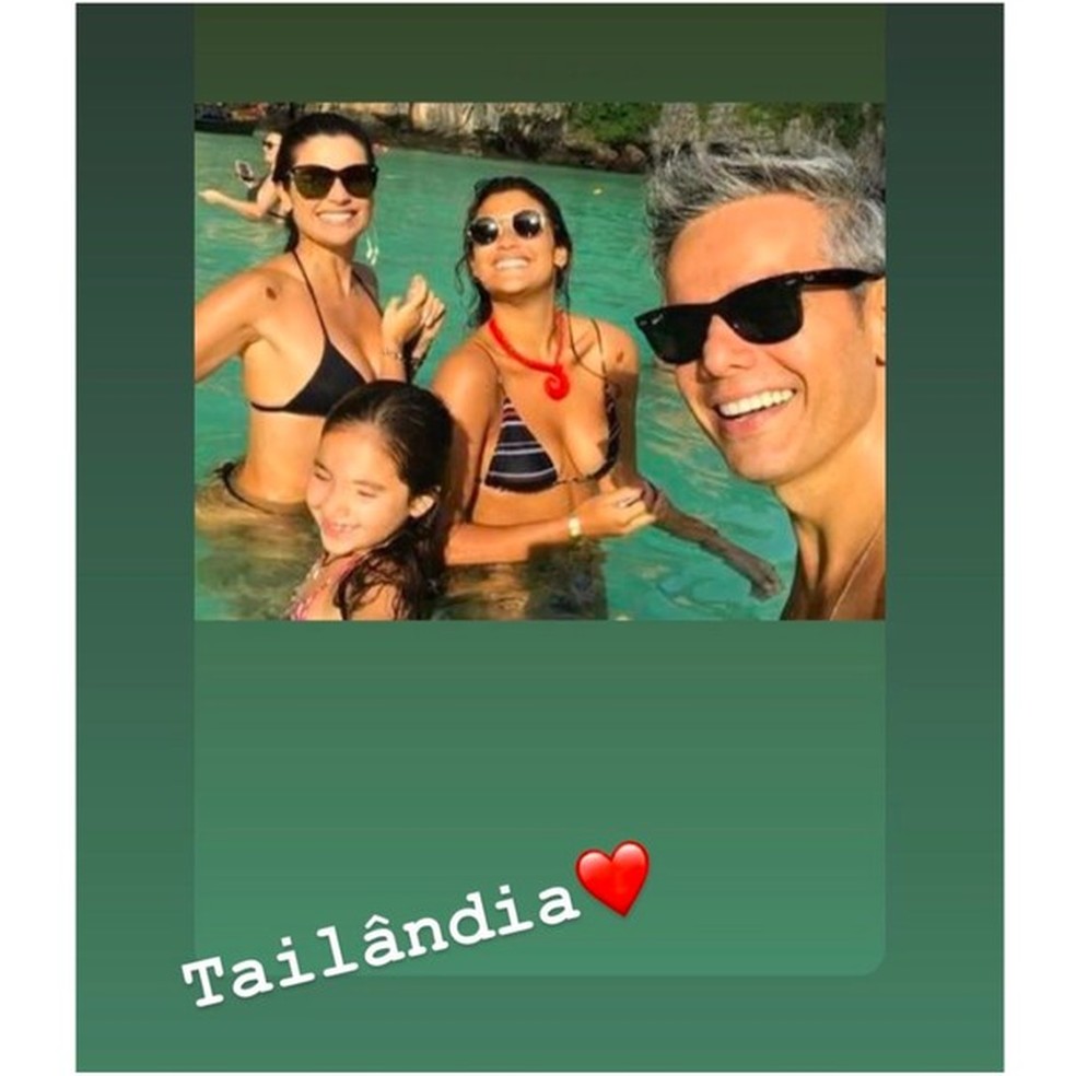 Giulia Costa e família (Foto: Reprodução / Instagram) — Foto: Glamour