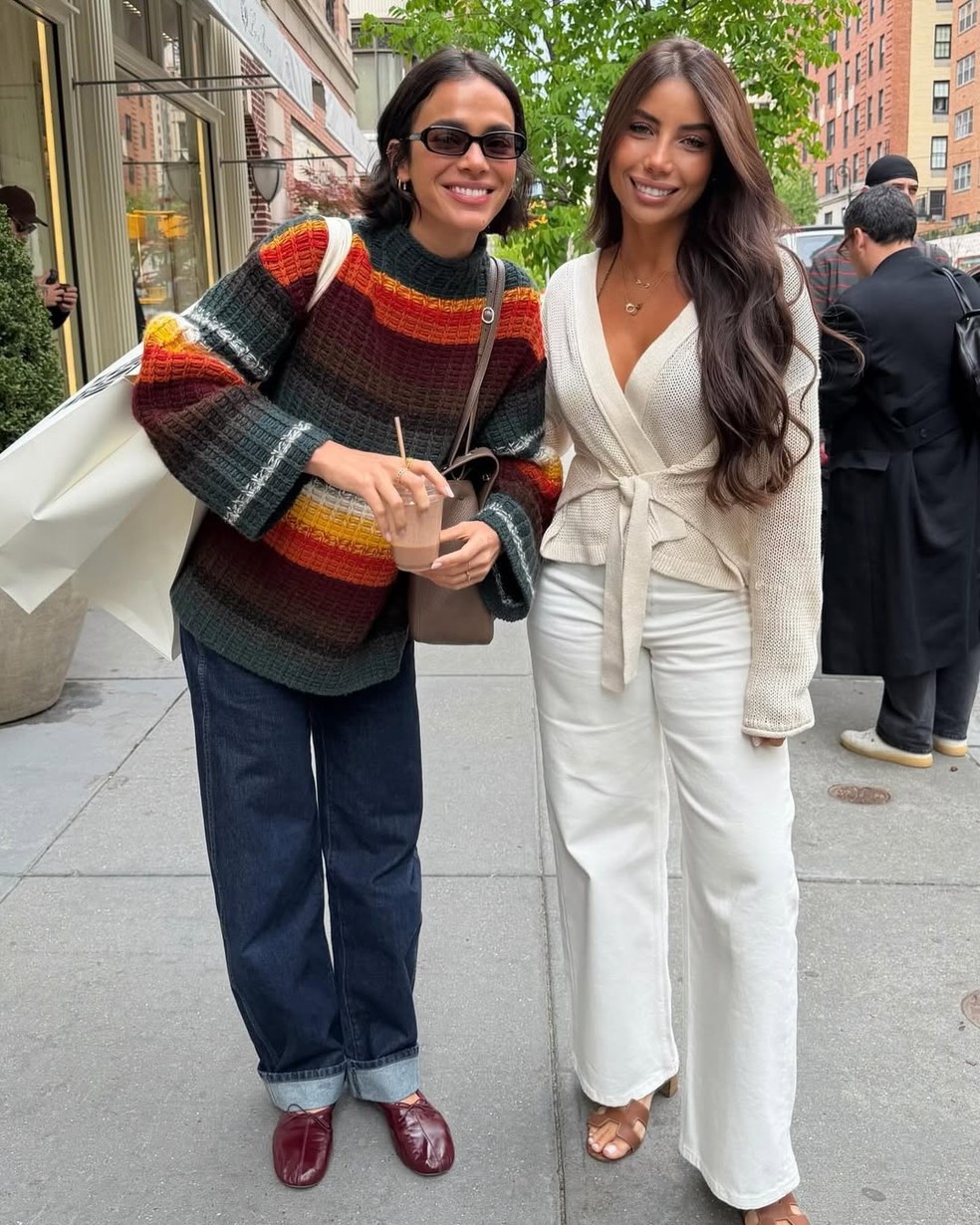 Bruna Marquezine com fã em Nova York — Foto: Reprodução/Instagram