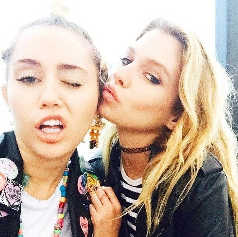 Miley e Stella (Foto: Reprodução/Instagram) — Foto: Glamour