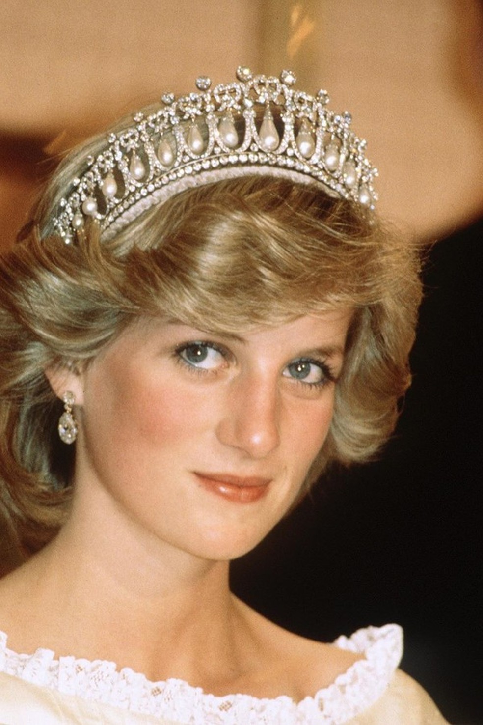 Joia mais famosa do mundo já foi usada por Rainha Elizabeth, Lady Di e Kate Middleton  (Foto: Getty Images) — Foto: Glamour