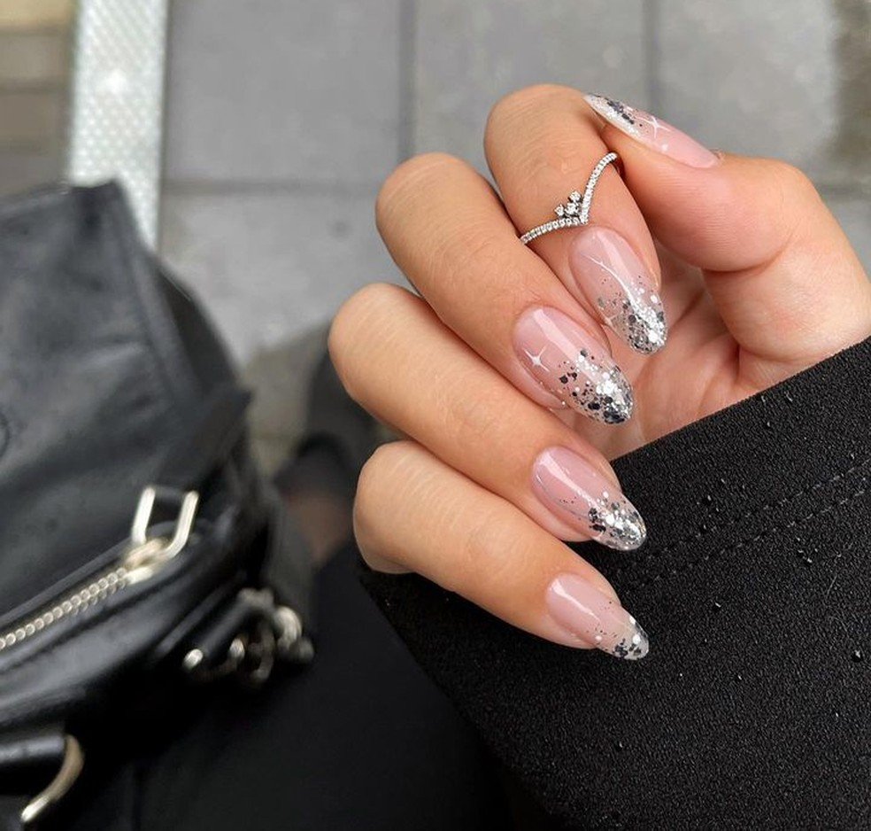 Unhas para o Ano Novo — Foto: Reprodução/ Instagram @amyle.nails