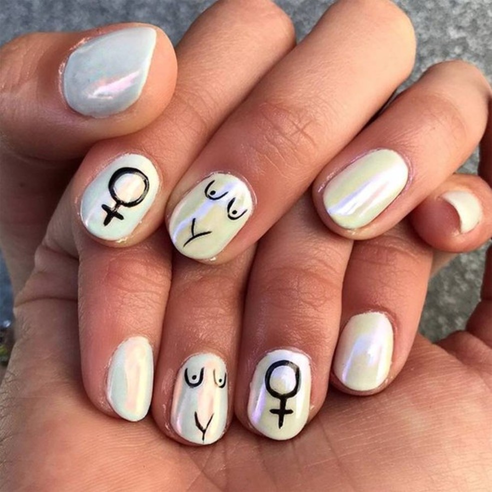 Nail art Girl Power (Foto: Reprodução/Instagram) — Foto: Glamour